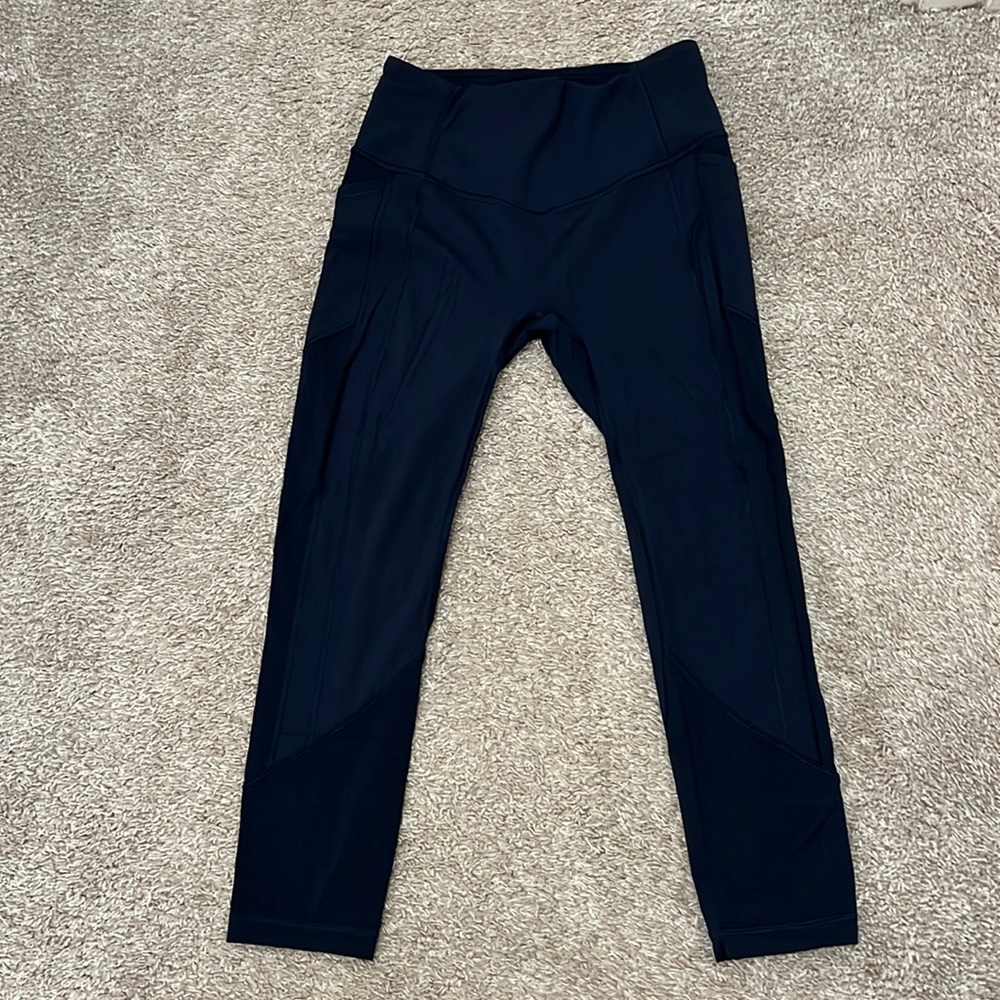 Lululemon high-rise 7/8 length leggings with pockets